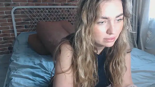Snapshot of xxkristinaxx chatting on 02.20.25 xxkristinaxx online show from 02.20.25