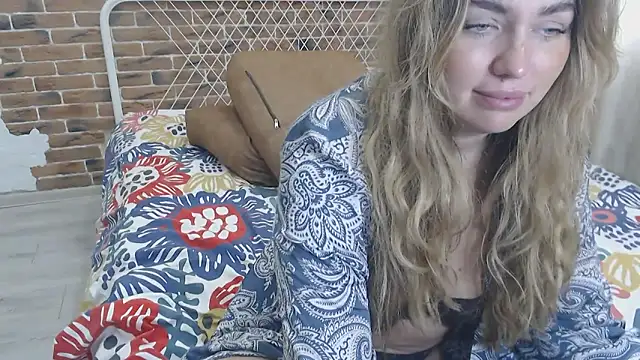 Snapshot of xxkristinaxx chatting on 02.24.25 xxkristinaxx online show from 02.24.25