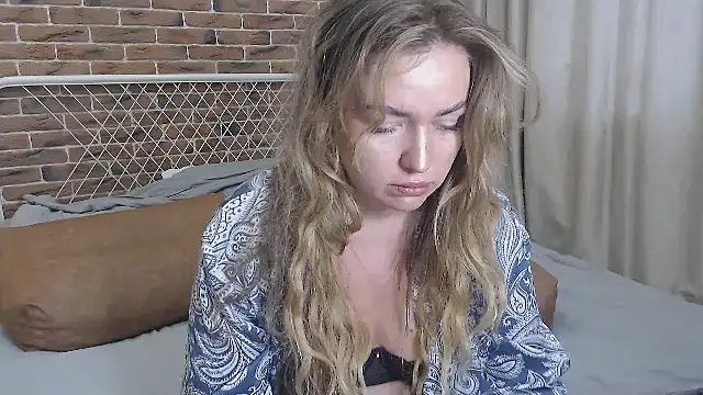 Snapshot of xxkristinaxx chatting on 03.13.25 xxkristinaxx online show from 03.13.25