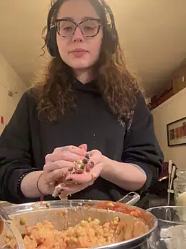 ladyturtle online show from 04.01.26