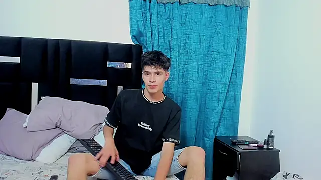 Snapshot of Dimitrixxx__ chatting on 01.14.25 Dimitrixxx online show from 01.14.25