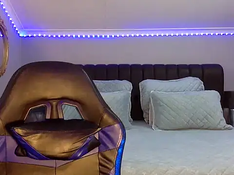 BOOTYBANGER24xx online show from 10.21.25