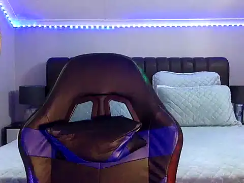 BOOTYBANGER24xx online show from 10.25.25