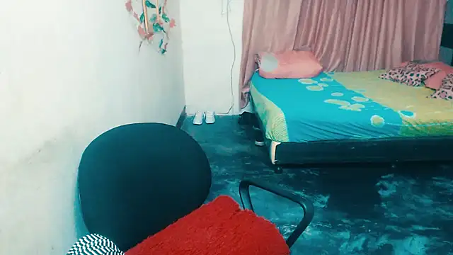 Snapshot of CindyClimax chatting on 10.22.25 CindyClimax online show from 10.22.25