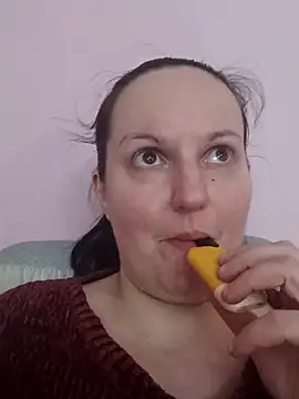 BustyLadyAlma online show from 04.19.26