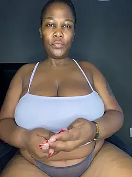 Snapshot of Sexycandyxxx chatting on 04.08.26 Sexycandyxxx online show from 04.08.26