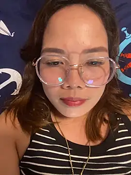 BURBERRY69 online show from 10.24.25