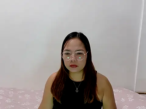 BURBERRY69 online show from 06.01.26