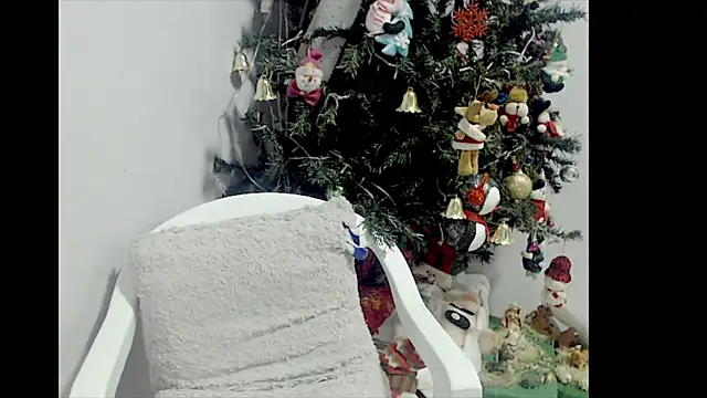 lizztaylor535 online show from 12.13.24