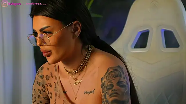 Snapshot of perfectt33n chatting on 12.20.24 perfectt33n online show from 12.20.24