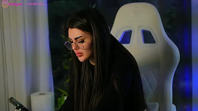 Snapshot of perfectt33n chatting on 12.21.24 perfectt33n online show from 12.21.24