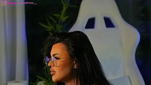 Snapshot of perfectt33n chatting on 12.24.24 perfectt33n online show from 12.24.24