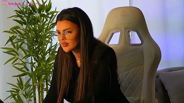 Snapshot of perfectt33n chatting on 02.13.25 perfectt33n online show from 02.13.25