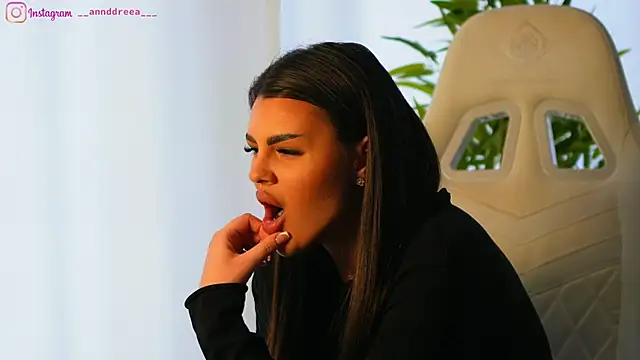 Snapshot of perfectt33n chatting on 02.20.25 perfectt33n online show from 02.20.25