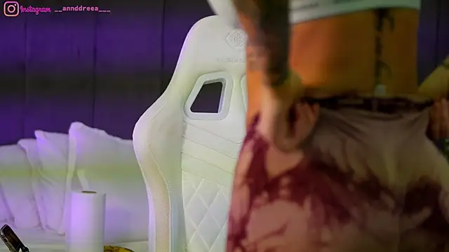 Snapshot of perfectt33n chatting on 10.02.25 perfectt33n online show from 10.02.25