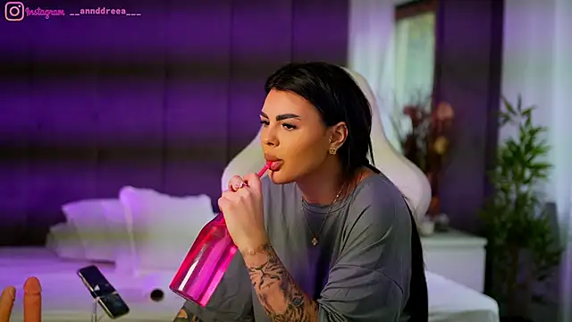 Snapshot of perfectt33n chatting on 10.16.25 perfectt33n online show from 10.16.25