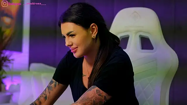 Snapshot of perfectt33n chatting on 11.26.25 perfectt33n online show from 11.26.25