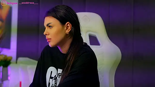 Snapshot of perfectt33n chatting on 12.15.25 perfectt33n online show from 12.15.25