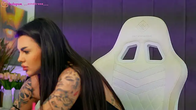 Snapshot of perfectt33n chatting on 12.18.25 perfectt33n online show from 12.18.25