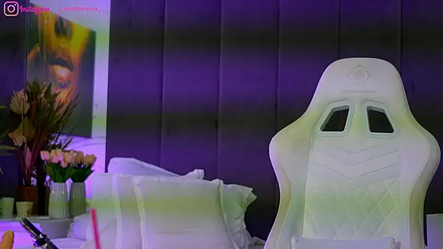 Snapshot of perfectt33n chatting on 12.19.25 perfectt33n online show from 12.19.25