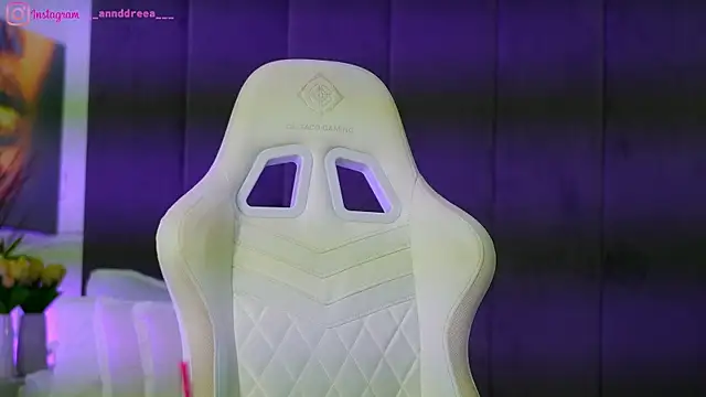 Snapshot of perfectt33n chatting on 12.22.25 perfectt33n online show from 12.22.25