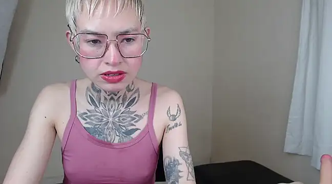 Snapshot of ArrangedFoot chatting on 01.29.25 ArrangedFoot online show from 01.29.25