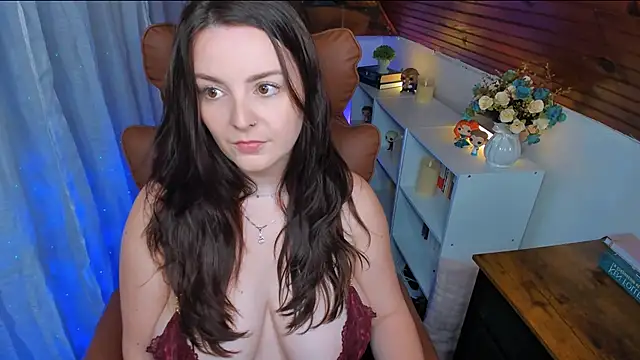 Snapshot of ErinMarshall chatting on 09.17.25 ErinMarshall online show from 09.17.25