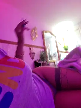 misscectito13 online show from 10.14.25