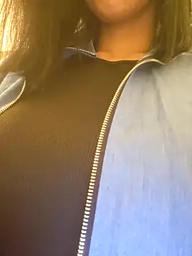 misscectito13 online show from 10.24.25