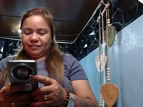 ambersmile online show from 11.25.25