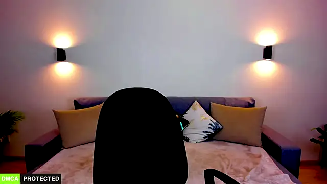 TheWoman   online show from 10.16.25