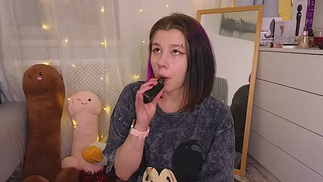 Mira Falls online show from 01.15.25