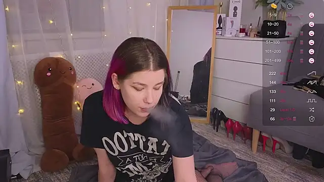 Mira Falls online show from 02.04.25