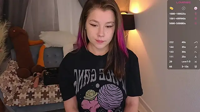 Mira Falls online show from 09.09.25