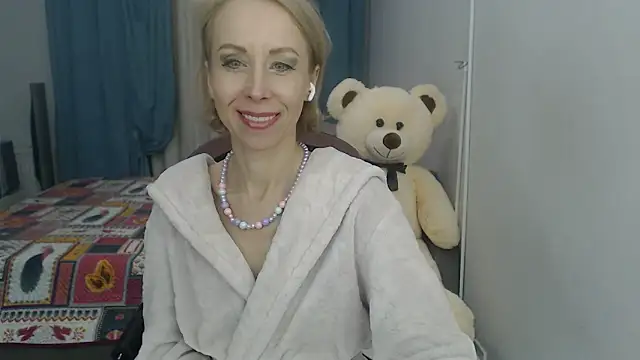 LuxuryNika online show from 01.20.25