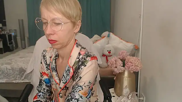 LuxuryNika online show from 06.30.26