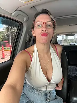 Gatitacarlita online show from 02.21.26