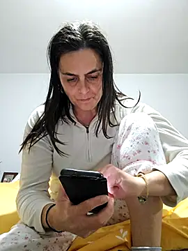 IsabelleCraft online show from 11.17.25