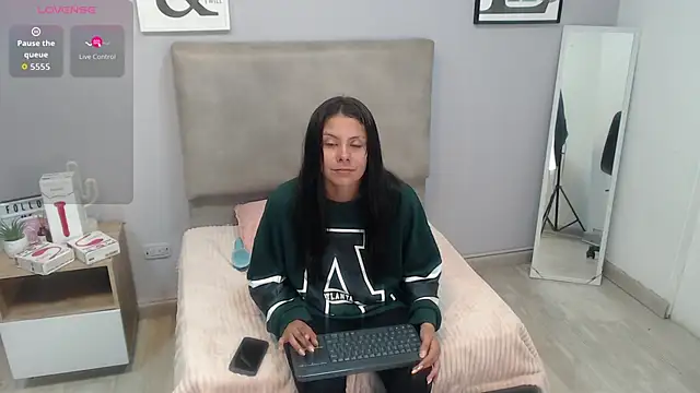 valevicious online show from 11.21.25