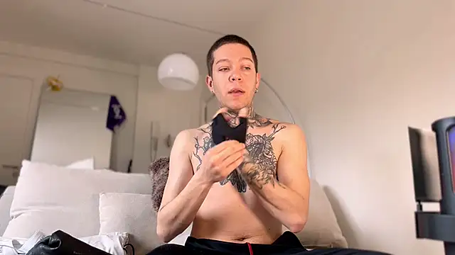 Snapshot of Harry_Jen chatting on 03.09.25 Harry Jen online show from 03.09.25