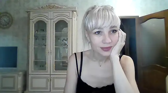 Snapshot of BarbaraKim chatting on 12.16.24 BarbaraKim online show from 12.16.24