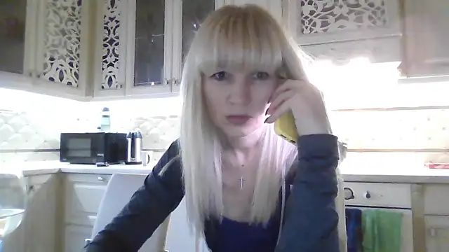 Snapshot of BarbaraKim chatting on 09.27.25 BarbaraKim online show from 09.27.25