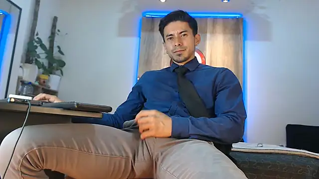 Andrew 4  online show from 02.12.26