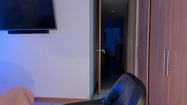 AmyDavis  online show from 08.04.26