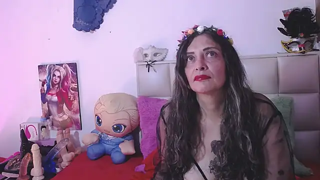 VIKY HOTT online show from 12.15.24