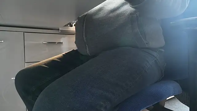 Snapshot of NylonHype chatting on 01.07.25 NylonHype online show from 01.07.25