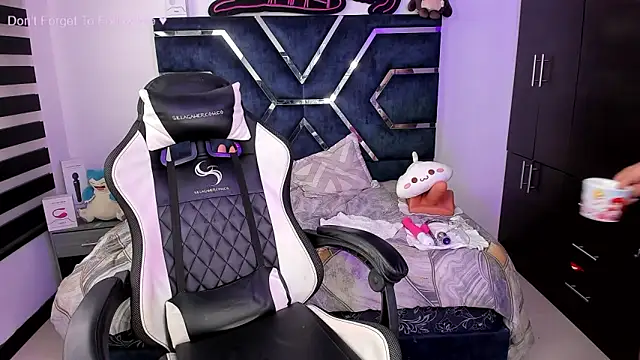 Snapshot of Student_of_Bdsm chatting on 02.18.25 Student of Bdsm online show from 02.18.25