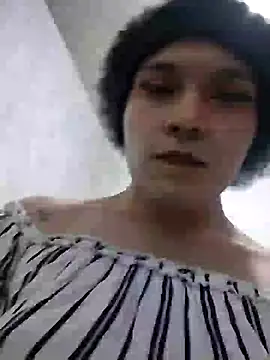 Snapshot of LUNAdeMARTE chatting on 01.11.25 LUNAdeMARTE online show from 01.11.25