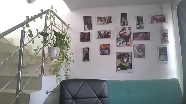 Adrilovechocolate online show from 06.04.26