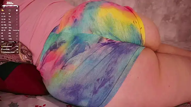 Snapshot of Evelively chatting on 12.26.24 Evelively online show from 12.26.24